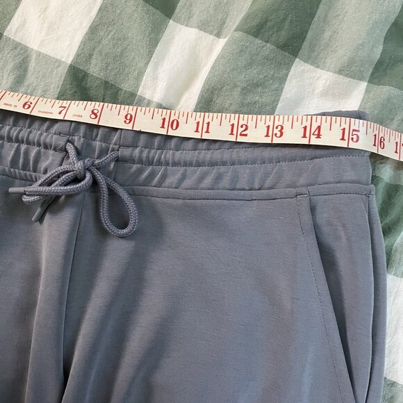 Athleta Seasoft Mid Rise Straight Crop Pants Womens Gray Outdoor Runnning - Picture 4 of 9